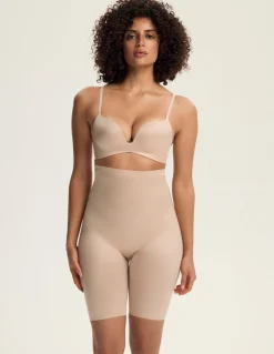 Szorty modelujące Shapy